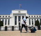 Chủ tịch Fed: Lãi suất có khả năng tăng mạnh nhằm kiềm chế lạm phát