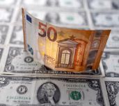 Khi Euro ngang giá USD: Euro mất giá nhiều hay USD tăng quá mạnh?